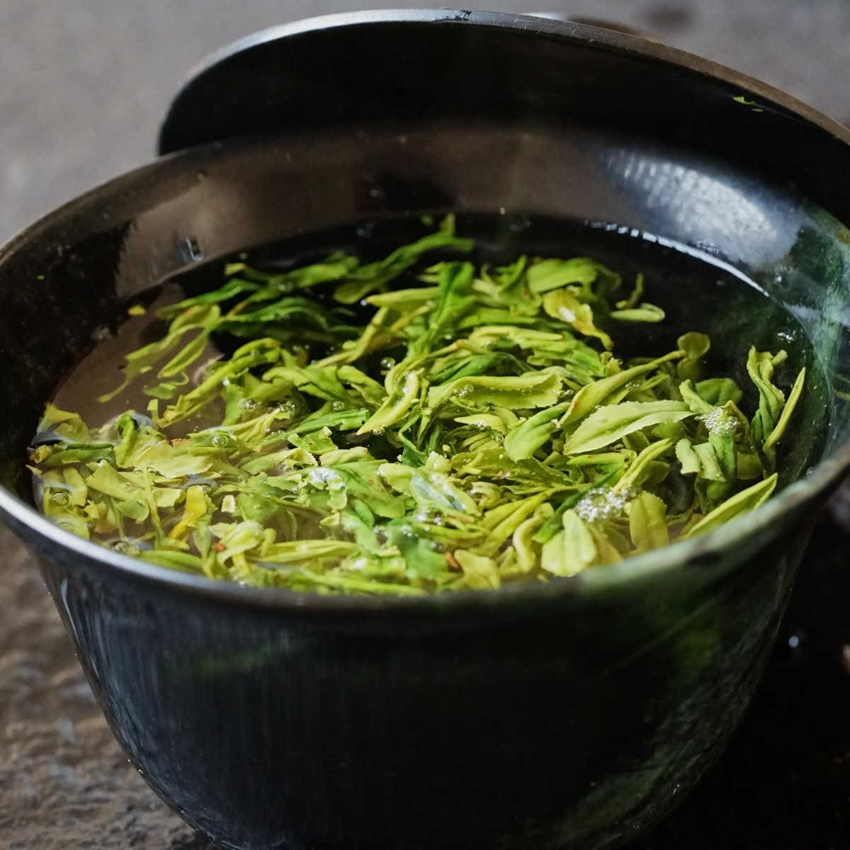Mao Feng Zubereitung im Gaiwan