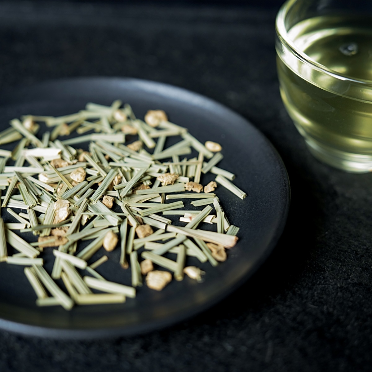 der Ingwer-Zitronengras Tee