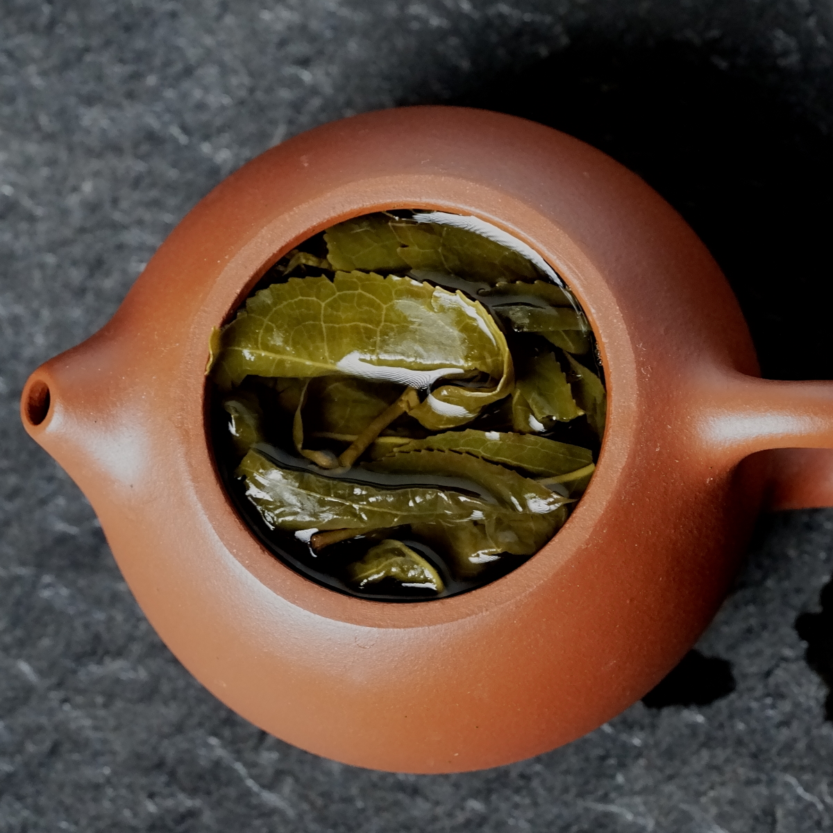 Zubereitung in der Hongni Teekanne